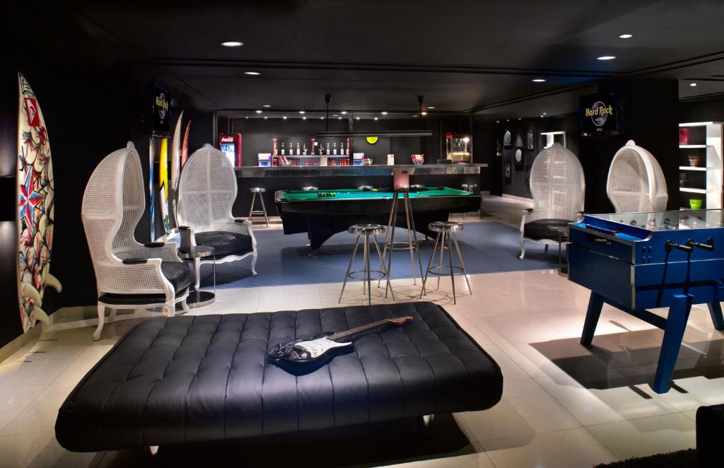 10-Night Luxury City Holiday in Dubai, Singapore, and Bali with Breakfast