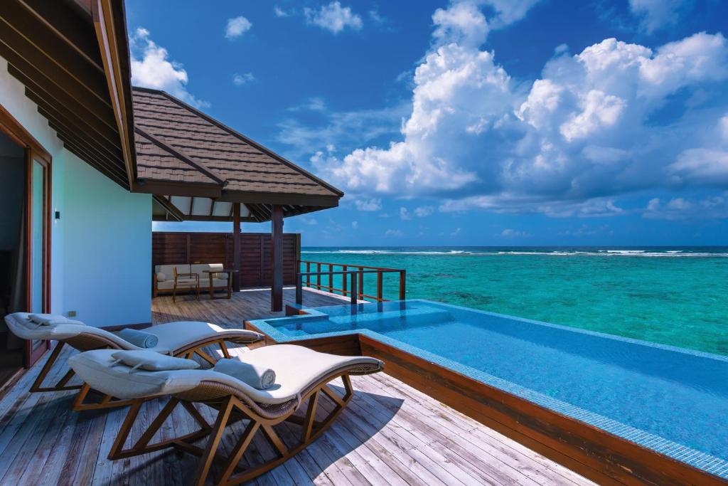 Ignite romance with a 10 Nights Stay at Varu by Atmosphere Water Villa with Pool Maldives and Fairmont Palm Dubai