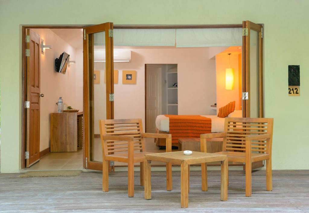 Dream Maldives Getaway: 7 Nights Adaaran Select Hudhuranfushi All Inclusive Premium Combined Return Speedboat Transfer included Price starting from £1,599pp