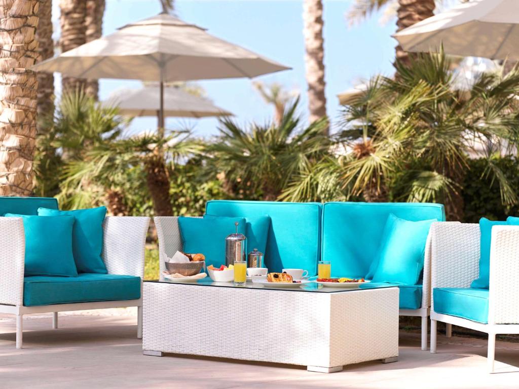 Ignite romance with a 10 Nights Stay at Varu by Atmosphere Water Villa with Pool Maldives and Fairmont Palm Dubai