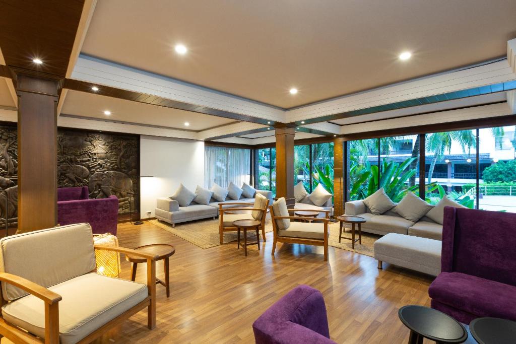 12 Nights Holiday at Bangkok, Krabi, Phi Phi Island & Phuket with Breakfast