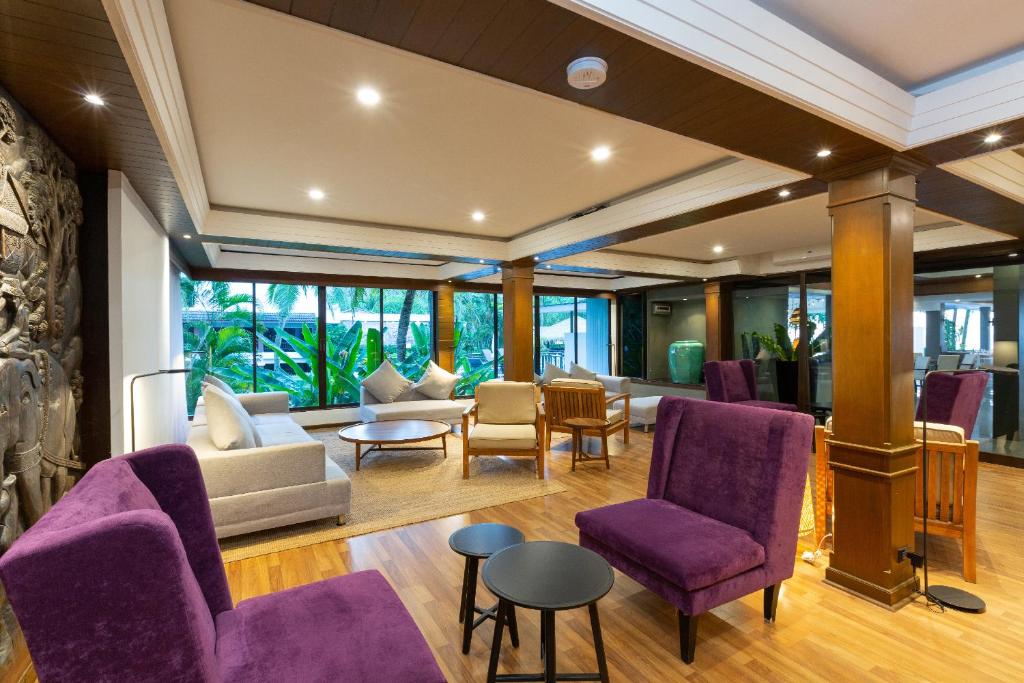 12 Nights Holiday at Bangkok, Krabi, Phi Phi Island & Phuket with Breakfast