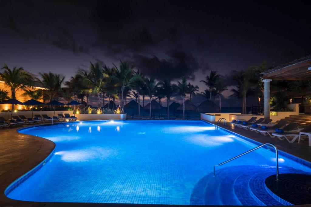 Double Destination Holiday Deal || Cancun + Las Vegas