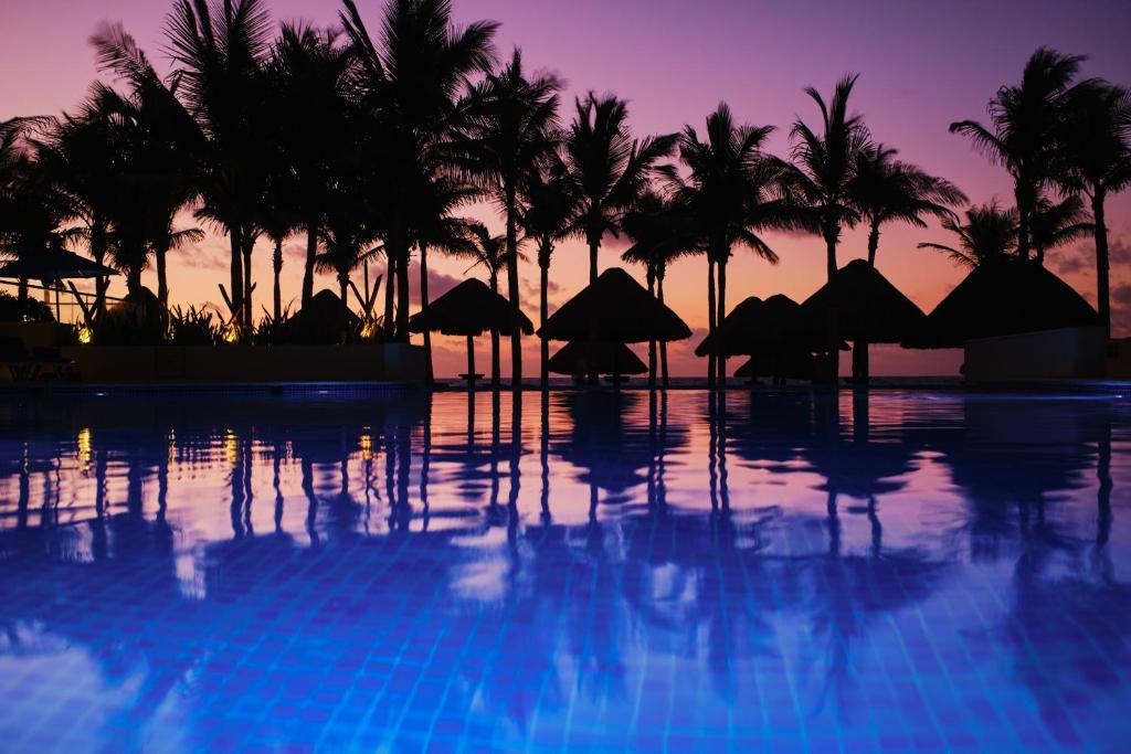 Double Destination Holiday Deal || Cancun + Las Vegas