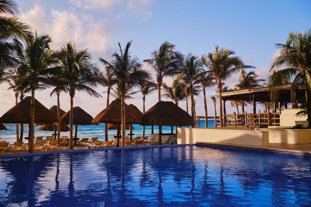 Double Destination Holiday Deal || Cancun + Las Vegas