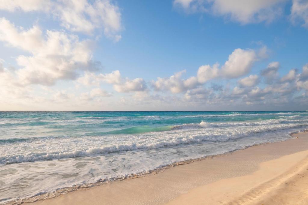 Double Destination Holiday Deal || Cancun + Las Vegas