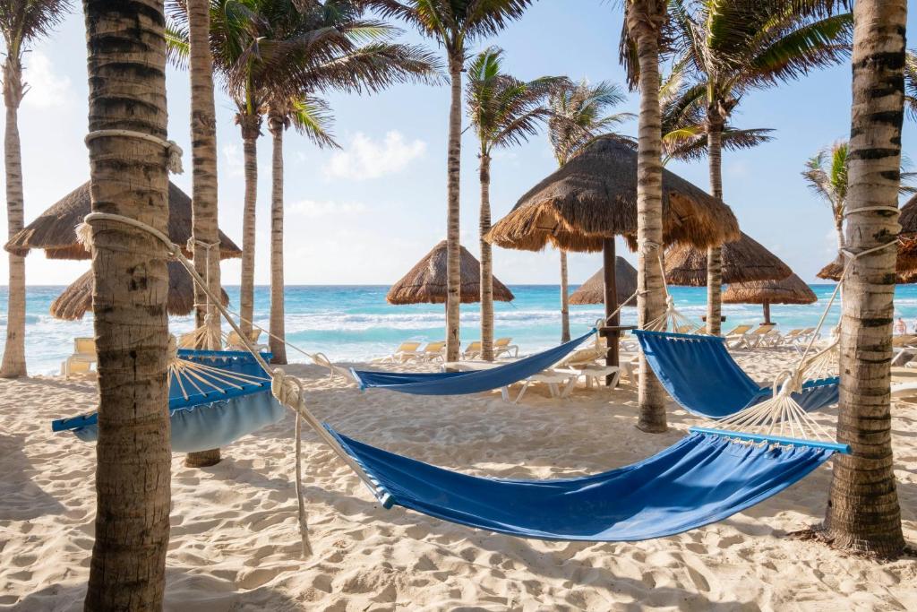 Double Destination Holiday Deal || Cancun + Las Vegas