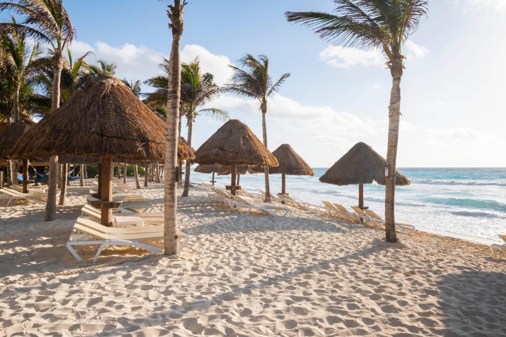 Double Destination Holiday Deal || Cancun + Las Vegas