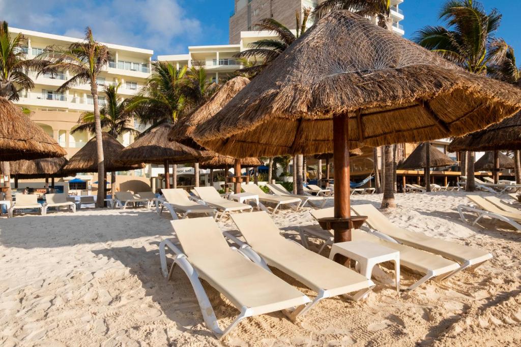 Double Destination Holiday Deal || Cancun + Las Vegas