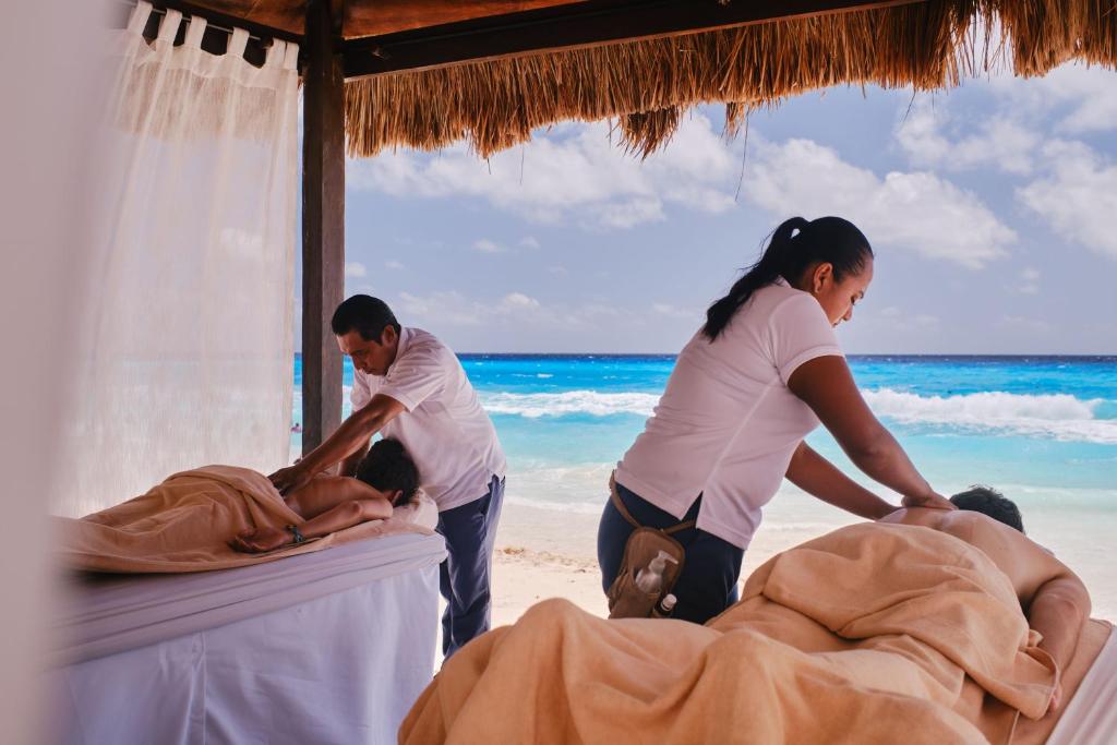 Double Destination Holiday Deal || Cancun + Las Vegas