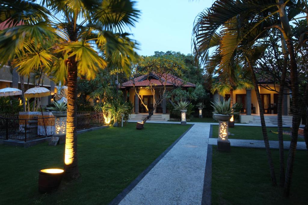 09 Nights of 3 Capitals. 1 Epic Holiday. Just £849pp