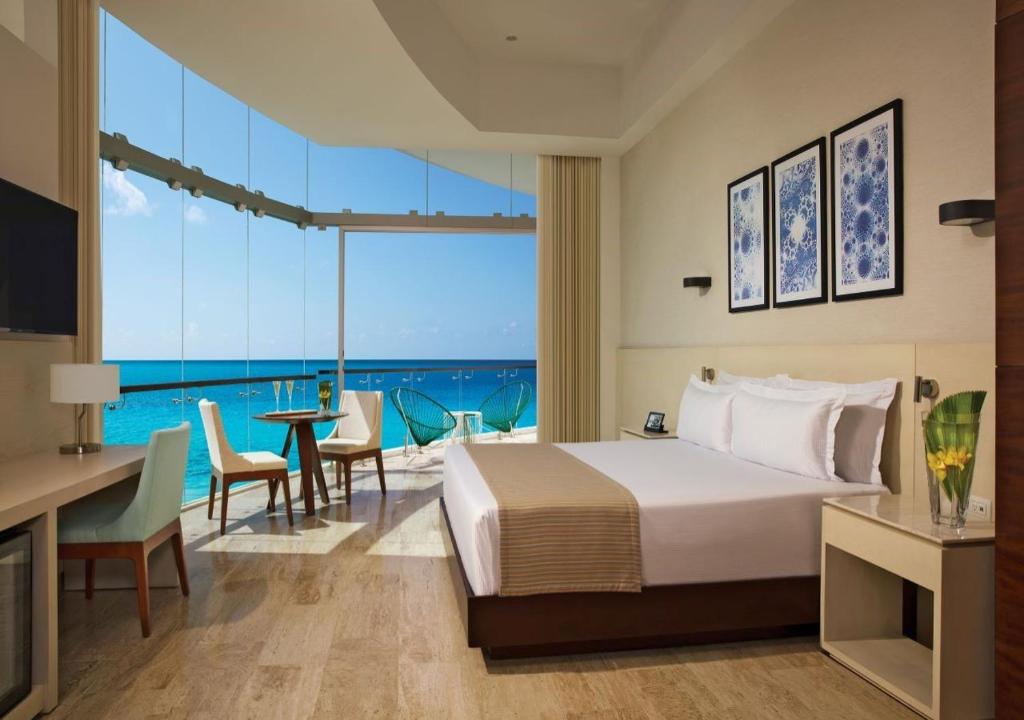 “Double Delight: 10 Nights in Las Vegas & Cancun – A Perfect Fusion of Entertainment and Tropical Paradise” Starting fr. £1999 PP