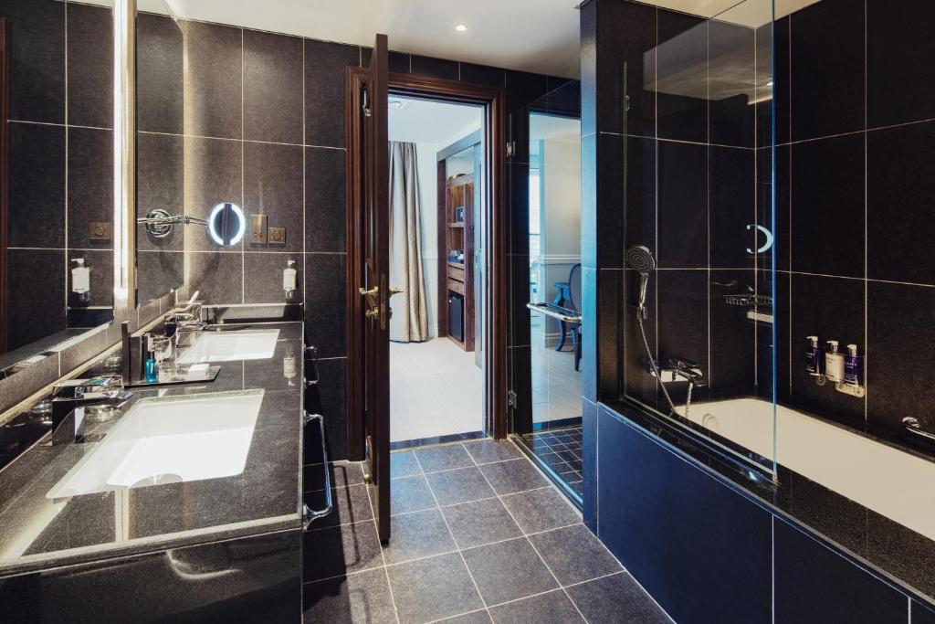 10 Nights Luxury Holiday Trip to Maldives || Dubai Starting from £1,595 pp