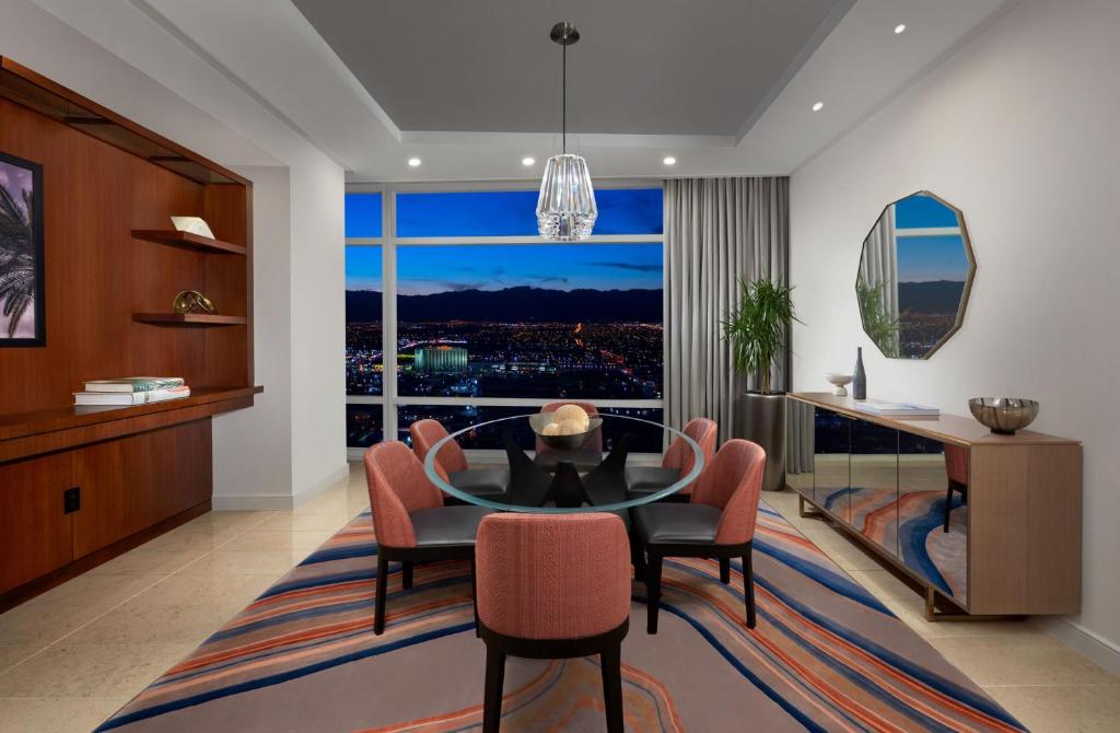 “Double Delight: 10 Nights in Las Vegas & Cancun – A Perfect Fusion of Entertainment and Tropical Paradise” Starting fr. £1999 PP