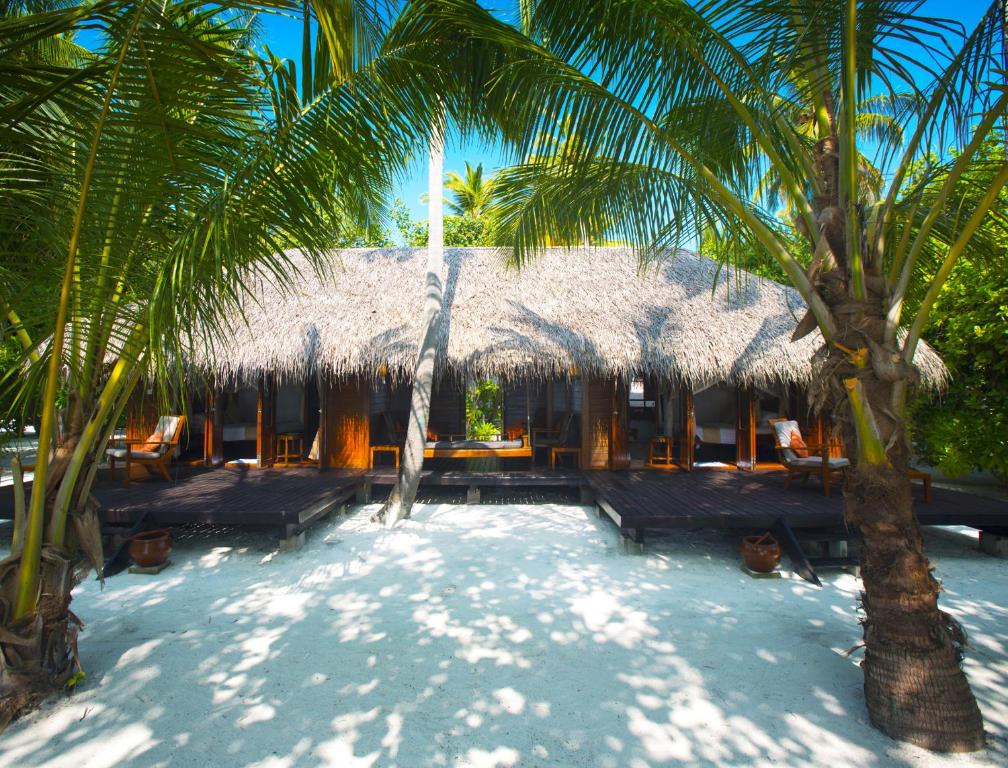 “07 Nights Holiday in Medhufushi Island Resort with Beach villa & Water villa” Starting From £1999pp