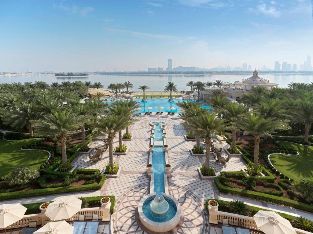 Unwind in Style and absolute Luxury at Raffles the Palm – 3 Nights with Half Board experience
