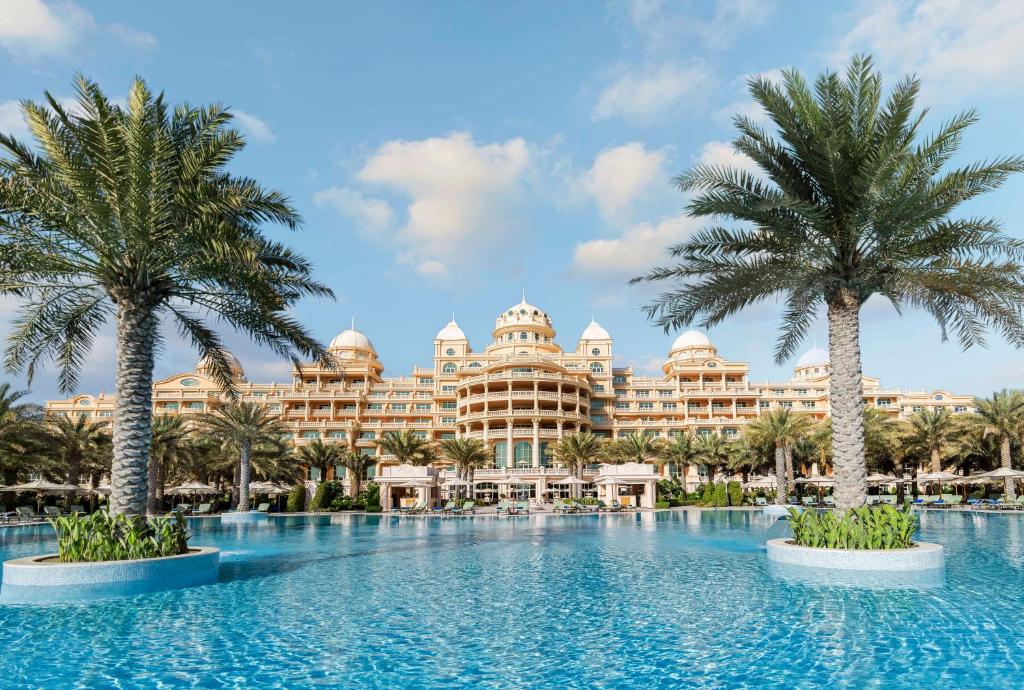 Unwind in Style and absolute Luxury at Raffles the Palm – 3 Nights with Half Board experience