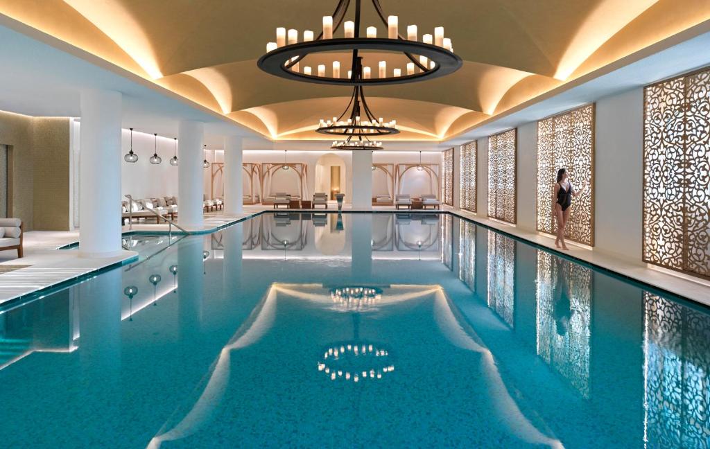 Unwind in Style and absolute Luxury at Raffles the Palm – 3 Nights with Half Board experience