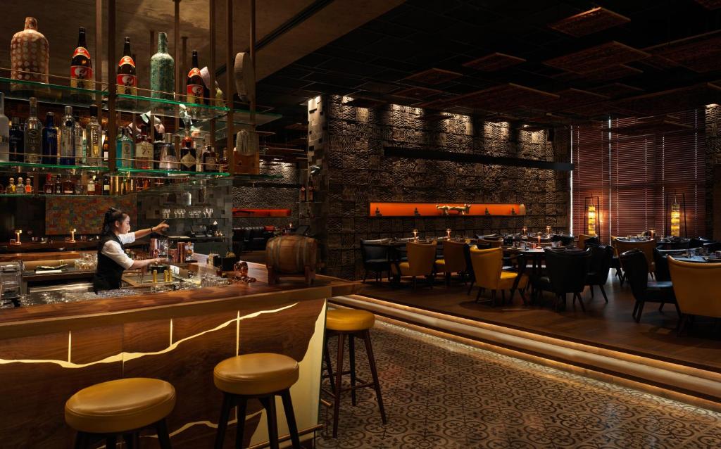 Unwind in Style and absolute Luxury at Raffles the Palm – 3 Nights with Half Board experience