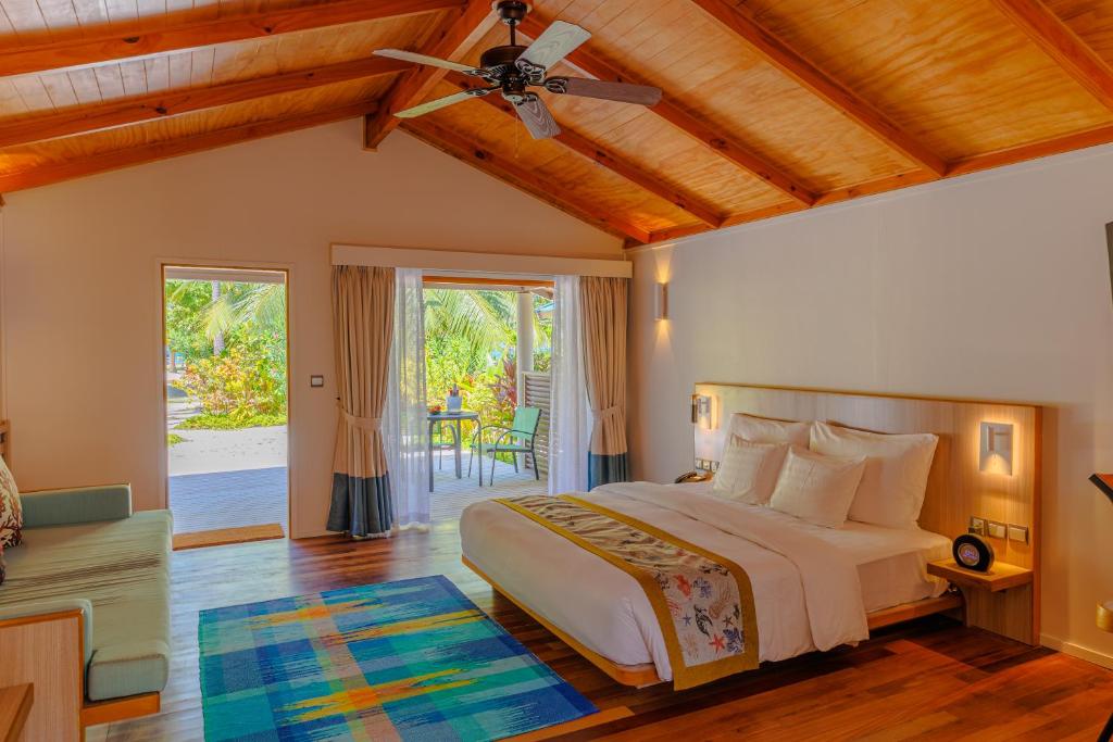 Luxury Dual Destination: 03 Nights in Hilton Dubai the Walk & 07 Nights Meeru Island Maldives with All Inclusive Plus