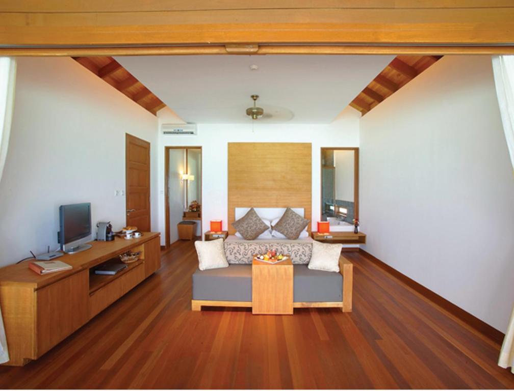 “07 Nights Holiday in Medhufushi Island Resort with Beach villa & Water villa” Starting From £1999pp