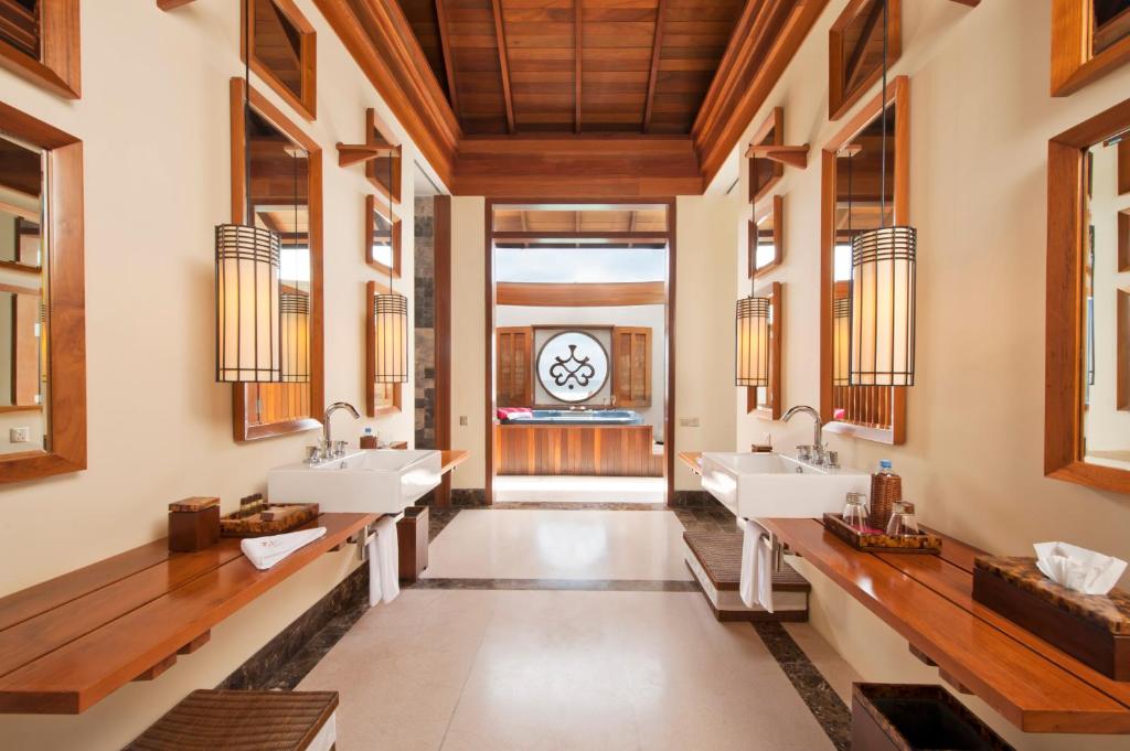 10 Nights of Indulgence and Relaxation in Abu Dhabi and the Maldives