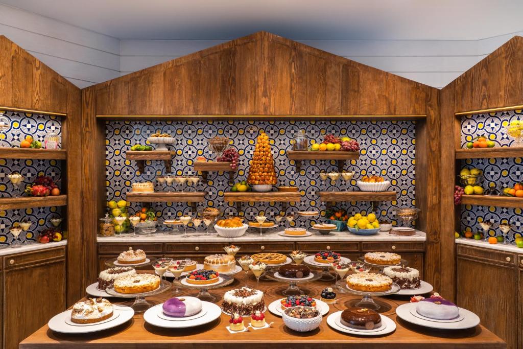 Unwind in Style and absolute Luxury at Raffles the Palm – 3 Nights with Half Board experience