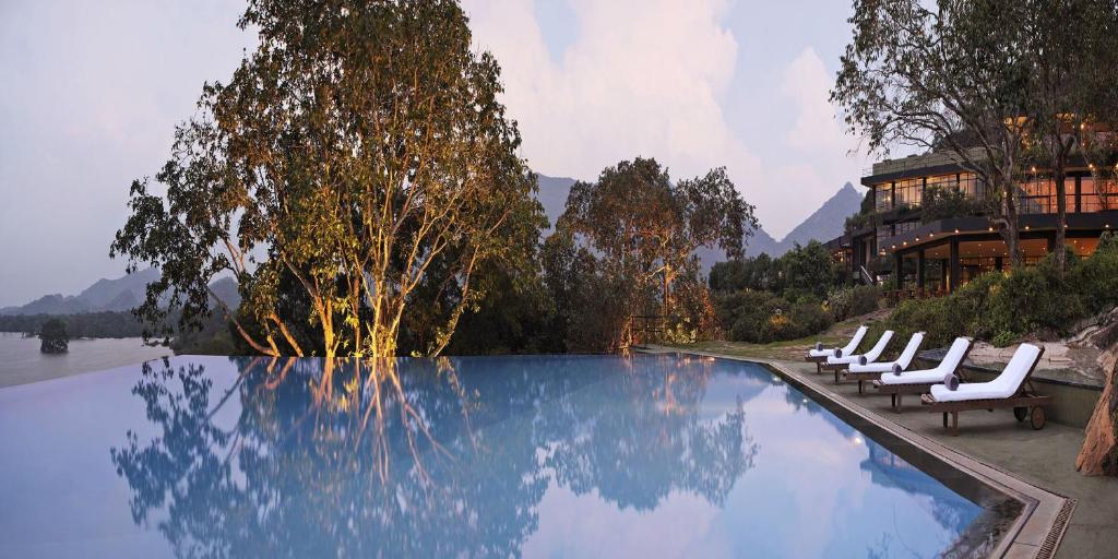 “The Ultimate Tropical Twin Centre Escape: Maldives & Srilanka in 09 Nights.” w/flightsand transfers.