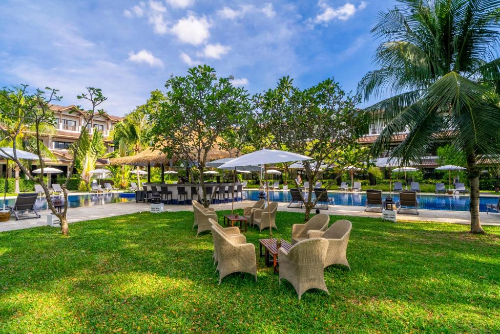 12 Nights Holiday at Bangkok, Krabi, Phi Phi Island & Phuket with Breakfast