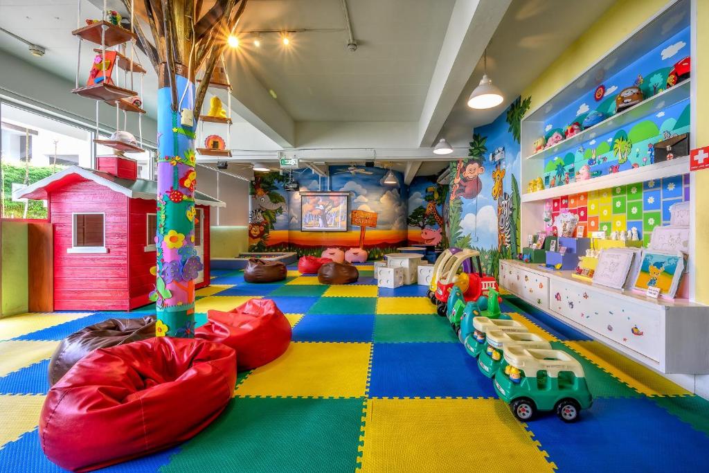 Long 21 Nights of Opulence in Beyond Khao Lak, Centara Kata Phuket & Dusit Thani Krabi w/flights & transfers