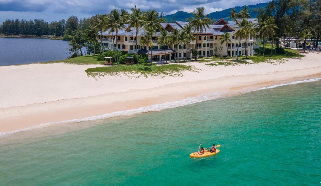 14 Nights Triple Destination Holidays Deal Starting from £ 1,399 pp