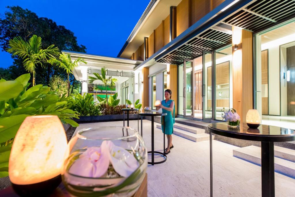 14 Nights Triple Destination Holidays Deal Starting from £ 1,399 pp