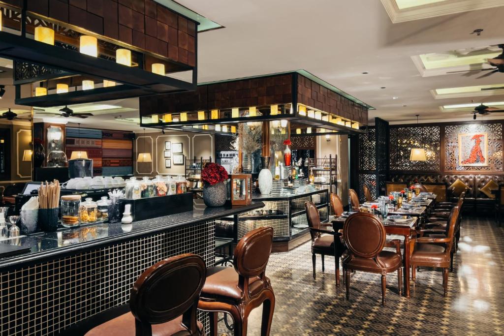 12 Nights Holiday at Phuket, Hanoi & Bangkok with Breakfast