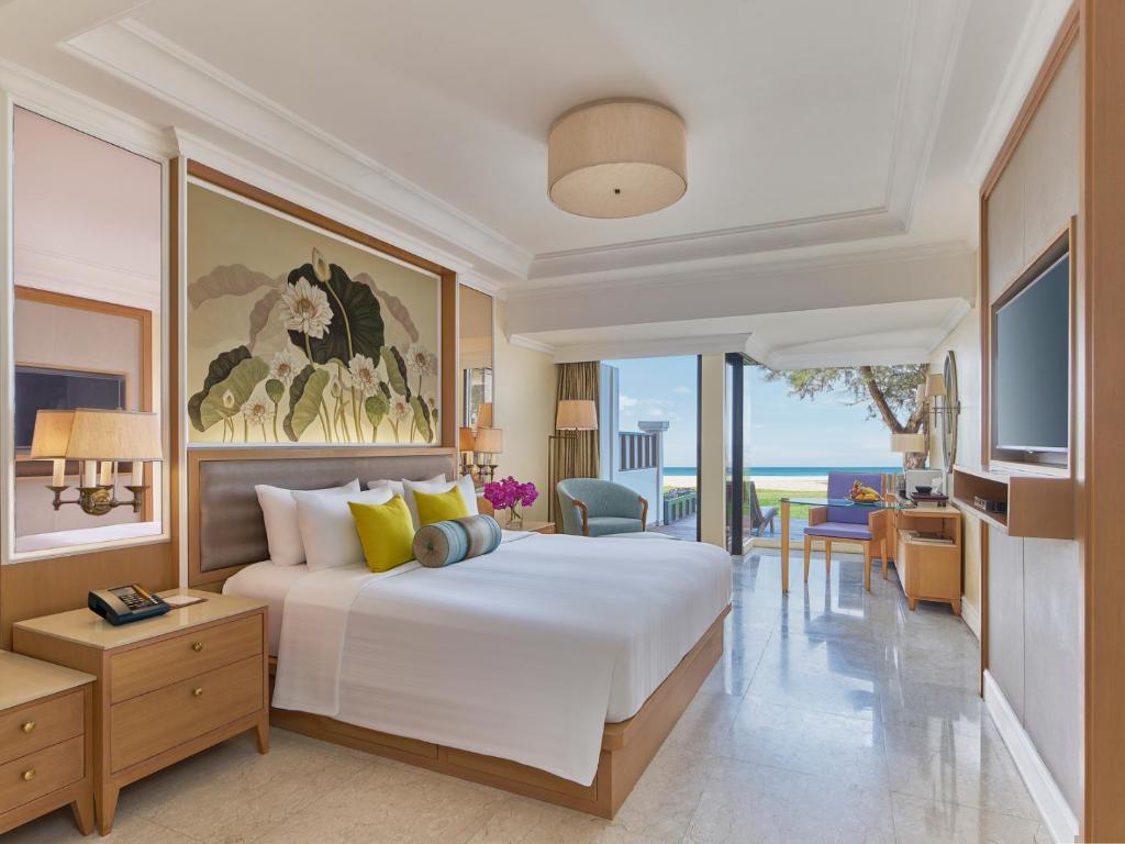 Sun-Kissed Sands and Arabian Nights: Embrace the Magic of Phuket and Dubai on a 10 Night Twin Centre Retreat.