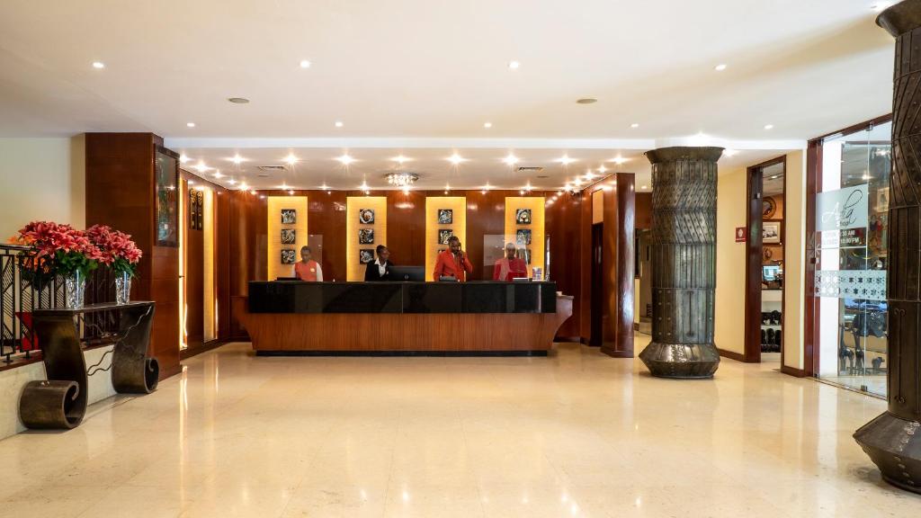 09 Nights Holiday in JA Ocean View Dubai & Nairobi Tour with Luxury Tented Camp Starting from £3199 PP