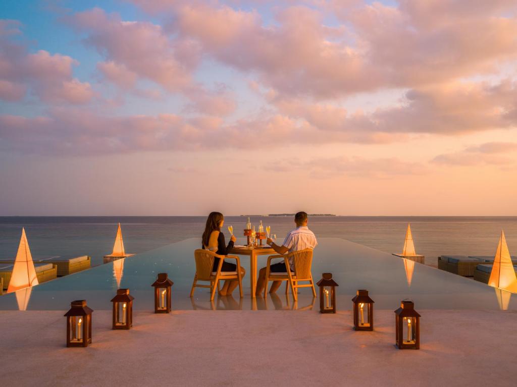 10 Nights Holiday at Heritance Aarah & Caesar Palace Dubai with Ocean Villa