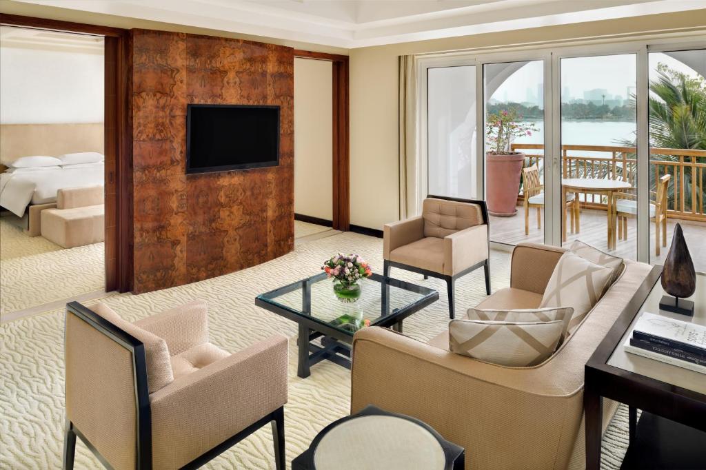 11 Nights Holiday at Dubai, Phuket and Krabi with Breakfast, Starting from £1499 pp