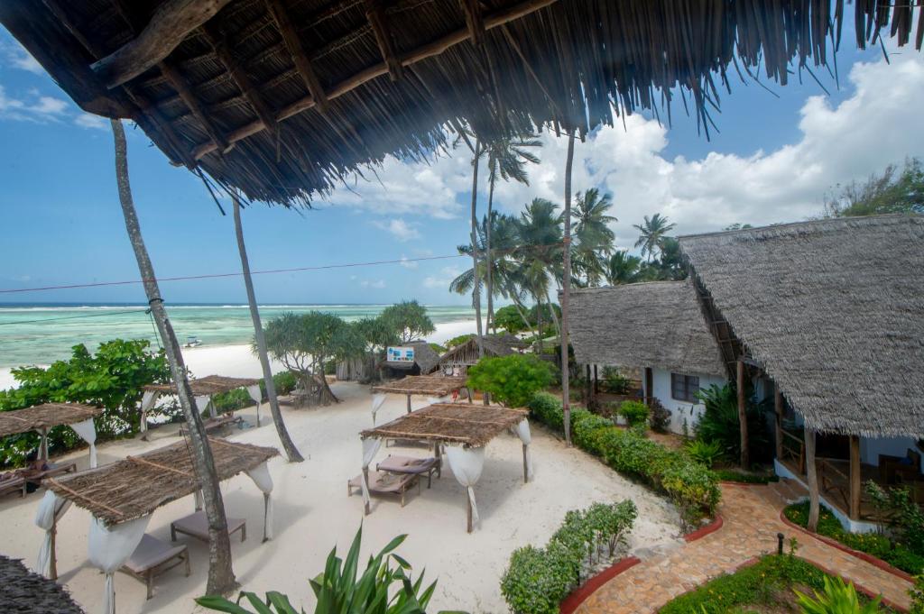 10 Nights From the Dazzling Skylines of Dubai to the Turquoise Shores of Zanzibar Price starting from £1599pp!