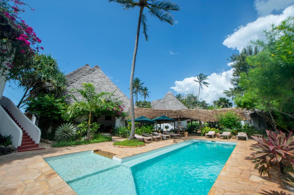 10 Nights From the Dazzling Skylines of Dubai to the Turquoise Shores of Zanzibar Price starting from £1599pp!