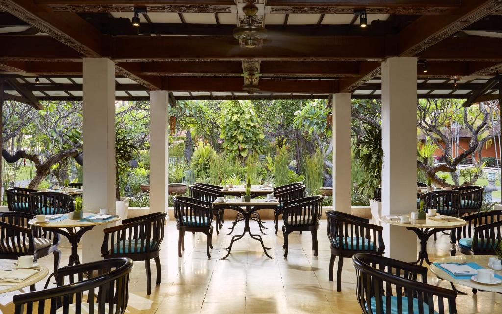 14 Nights Multi-Center Holiday Deal to the Stunning Sites & Beaches of Dubai, Bangkok, Singapore & Bali, to experience the luxury starting from £1469 pp