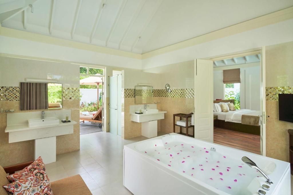 10 Nights of Unmatched Luxury Dubai Elegance Meets Maldivian Paradise Free Upgrade to Lagoon Villa + Pool & SLide with 24 Hour Premium All-Inclusive Benefits Only in £2999/PP