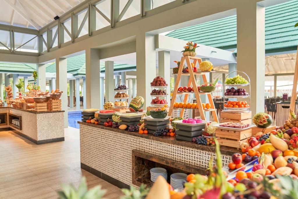 10 Nights of Unmatched Luxury Dubai Elegance Meets Maldivian Paradise Free Upgrade to Lagoon Villa + Pool & SLide with 24 Hour Premium All-Inclusive Benefits Only in £2999/PP