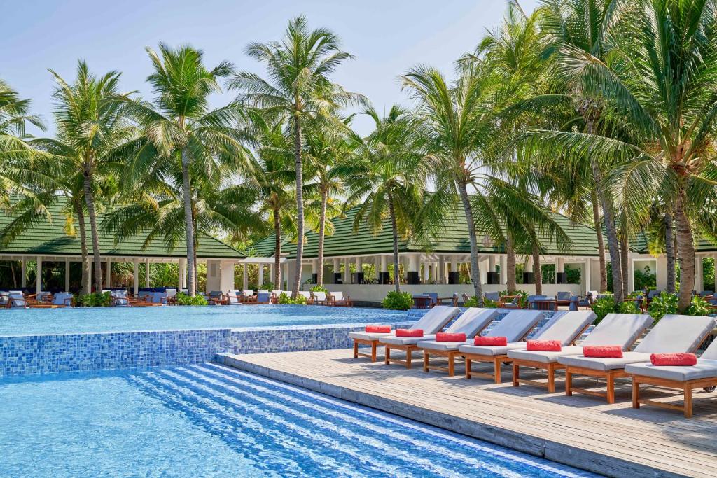 10 Nights of Unmatched Luxury Dubai Elegance Meets Maldivian Paradise Free Upgrade to Lagoon Villa + Pool & SLide with 24 Hour Premium All-Inclusive Benefits Only in £2999/PP