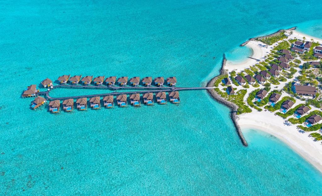 Ignite romance with a 10 Nights Stay at Varu by Atmosphere Water Villa with Pool Maldives and Fairmont Palm Dubai