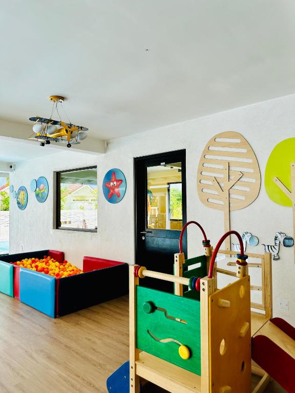 Exclusive Family Deal of Maldives All-Inclusive 07 Nights in Family Two Bedroom unit w/flights & Transfers