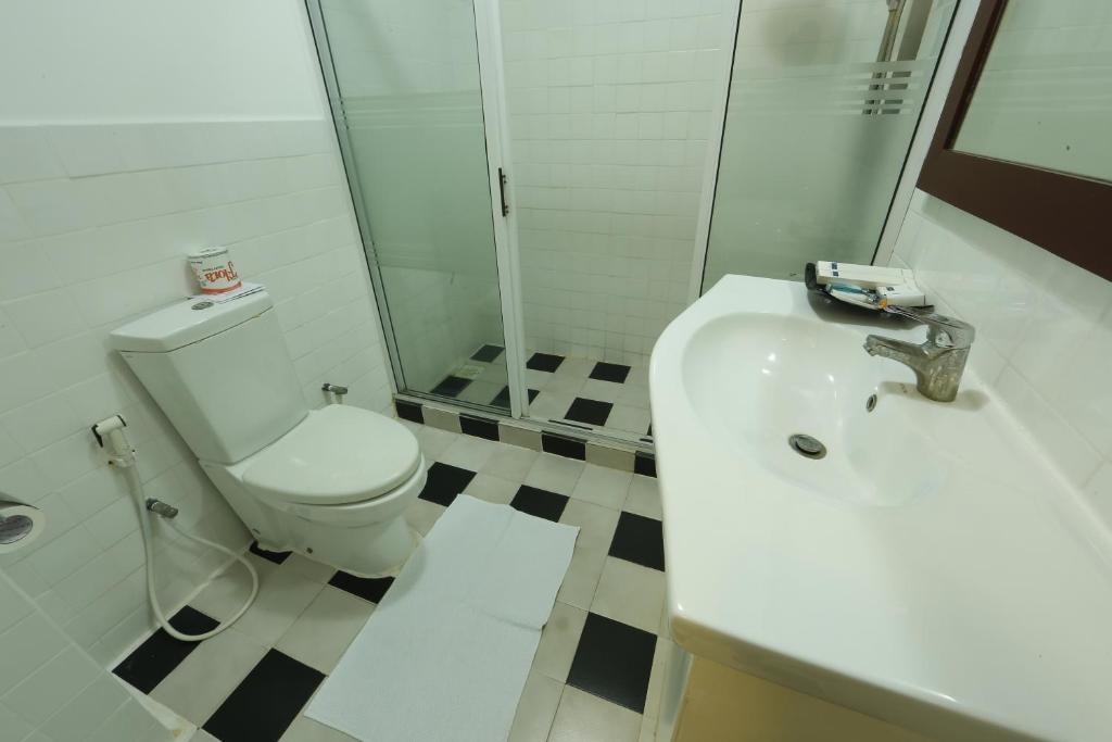 Embark on a 9 Night journey through the heart of Sri Lanka, Discovering Captivating Cities and Cultural Wonders. Priced at just £1799pp