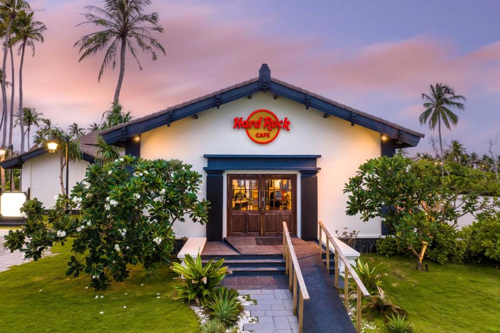 40% Off 09 Nights Hard Rock Hotel Maldives || Platinum Overwater Villa