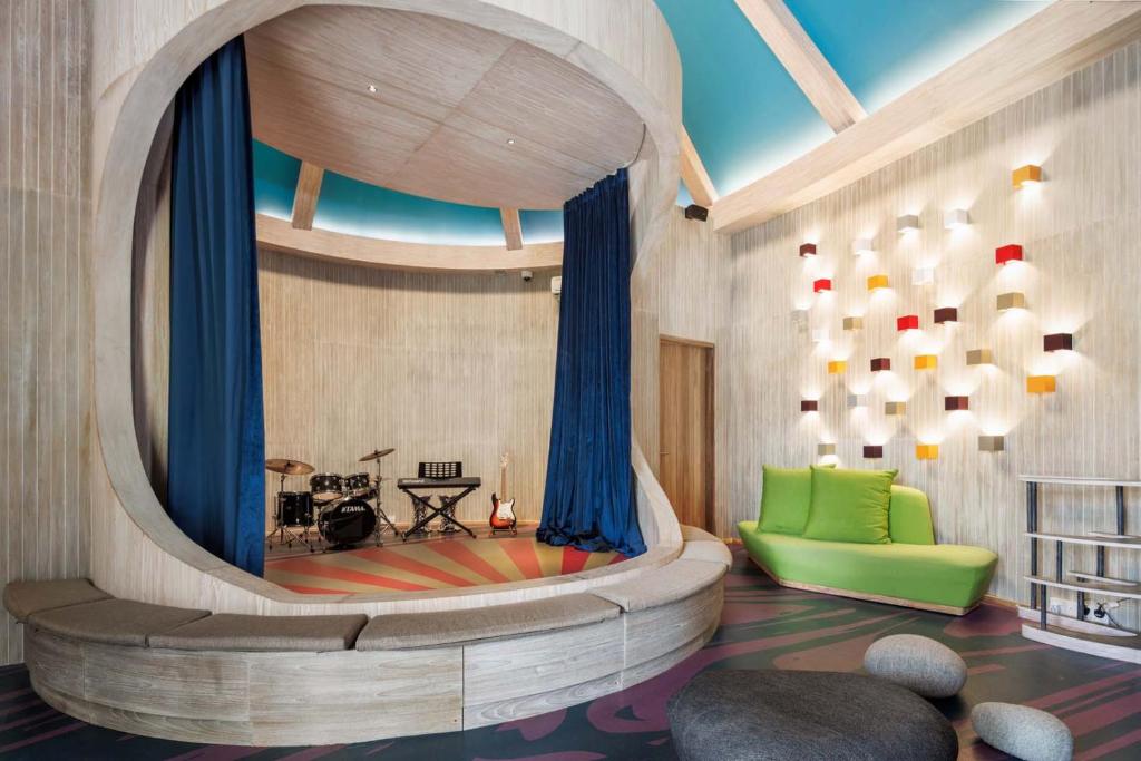 40% Off 09 Nights Hard Rock Hotel Maldives || Platinum Overwater Villa