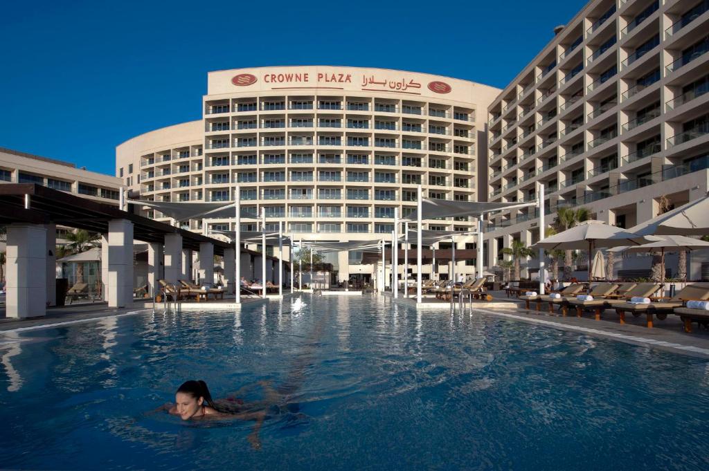 UFC Abu Dhabi Extravaganza: Your 2-Nights Action-Packed Holiday Deal, with Flight & Transfers