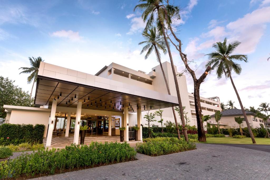 09 Nights Luxurious Stay in Khao Lak and Heart-Warming Elephant Encounters in Elephant Hills with flight & transfers